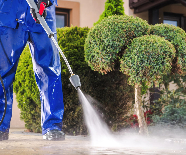 Waterblasting a residential driveway in Auckland